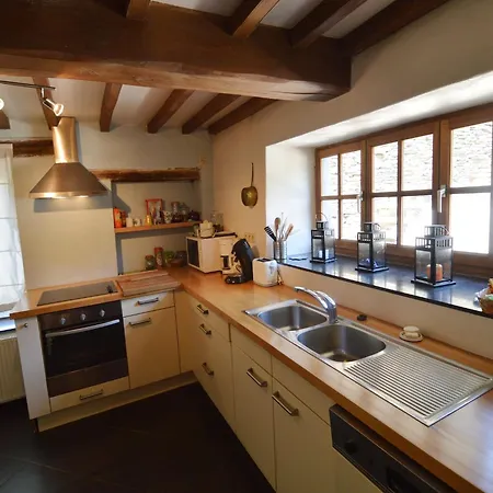 Cozy Near River 펜션