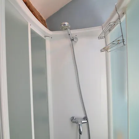 Cozy Near River 펜션 *