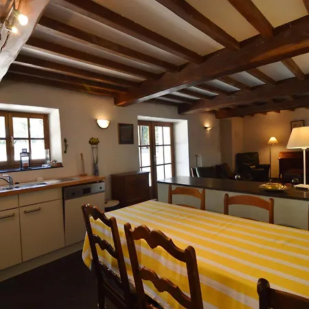 Cozy Near River 펜션 *