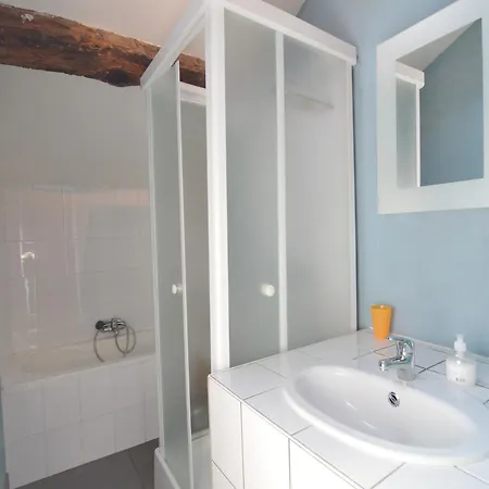 Cozy Near River 펜션