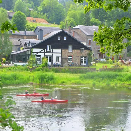 Cozy Near River 펜션